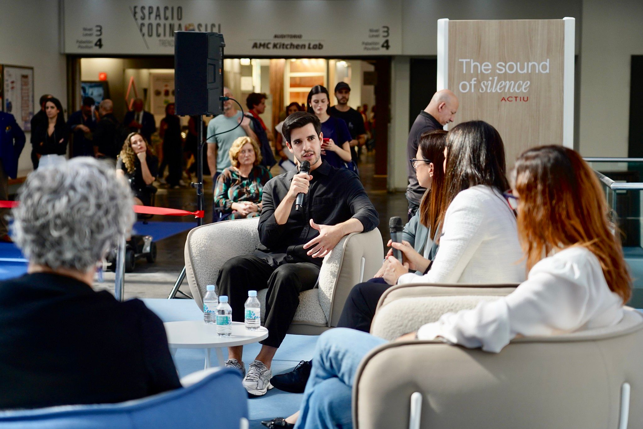 Conferencias Ágora nude.jpg