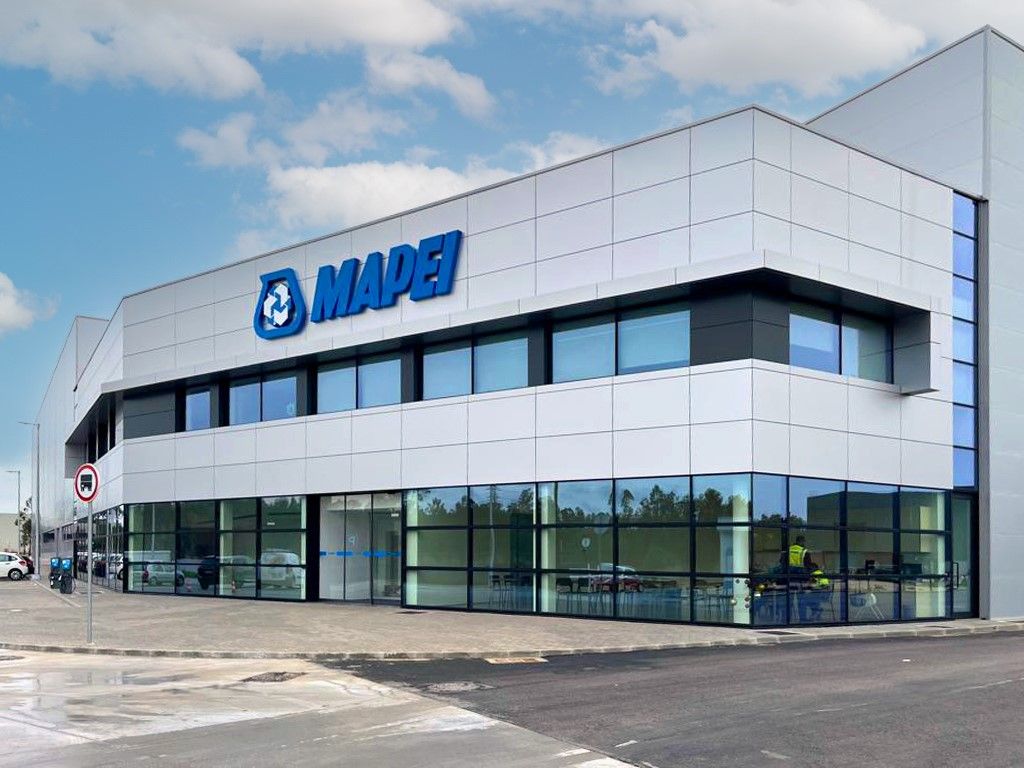 Fábrica Mapei.jpg