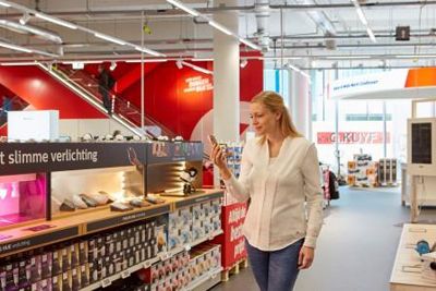 Philips-Lighting-Indoorpositioning-MediaMarkt_Storeguide-app-shopper