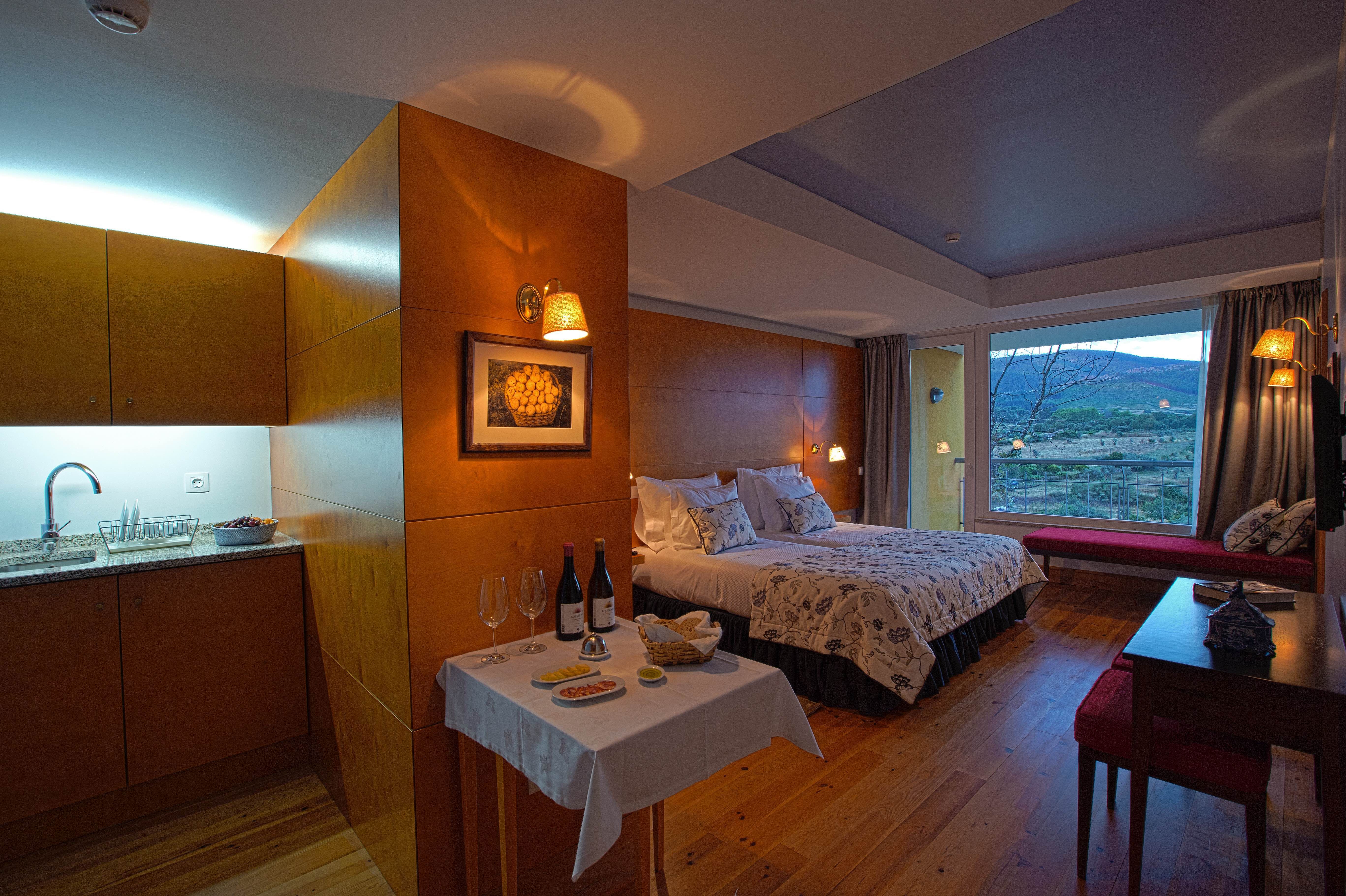 Small Portuguese Hotels_ Quinta Cabeças do Reguengoquarto_superior_3.jpg
